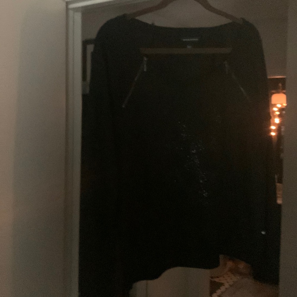 Long sleeve shirt with zipper